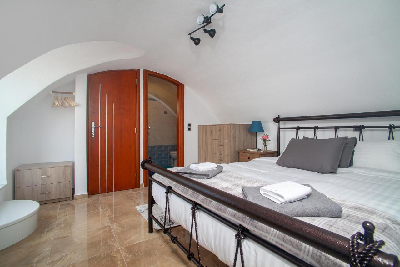 Sunrise Apartment Santorini Emporio  Ngoại thất bức ảnh